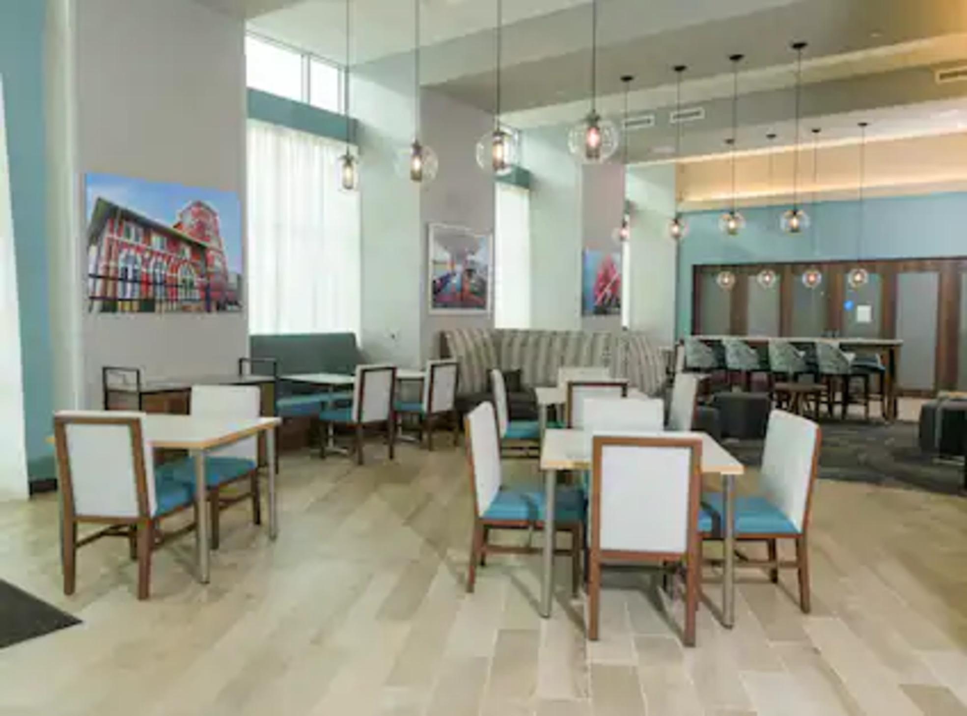 Hampton Inn & Suites Erie Bayfront Екстер'єр фото