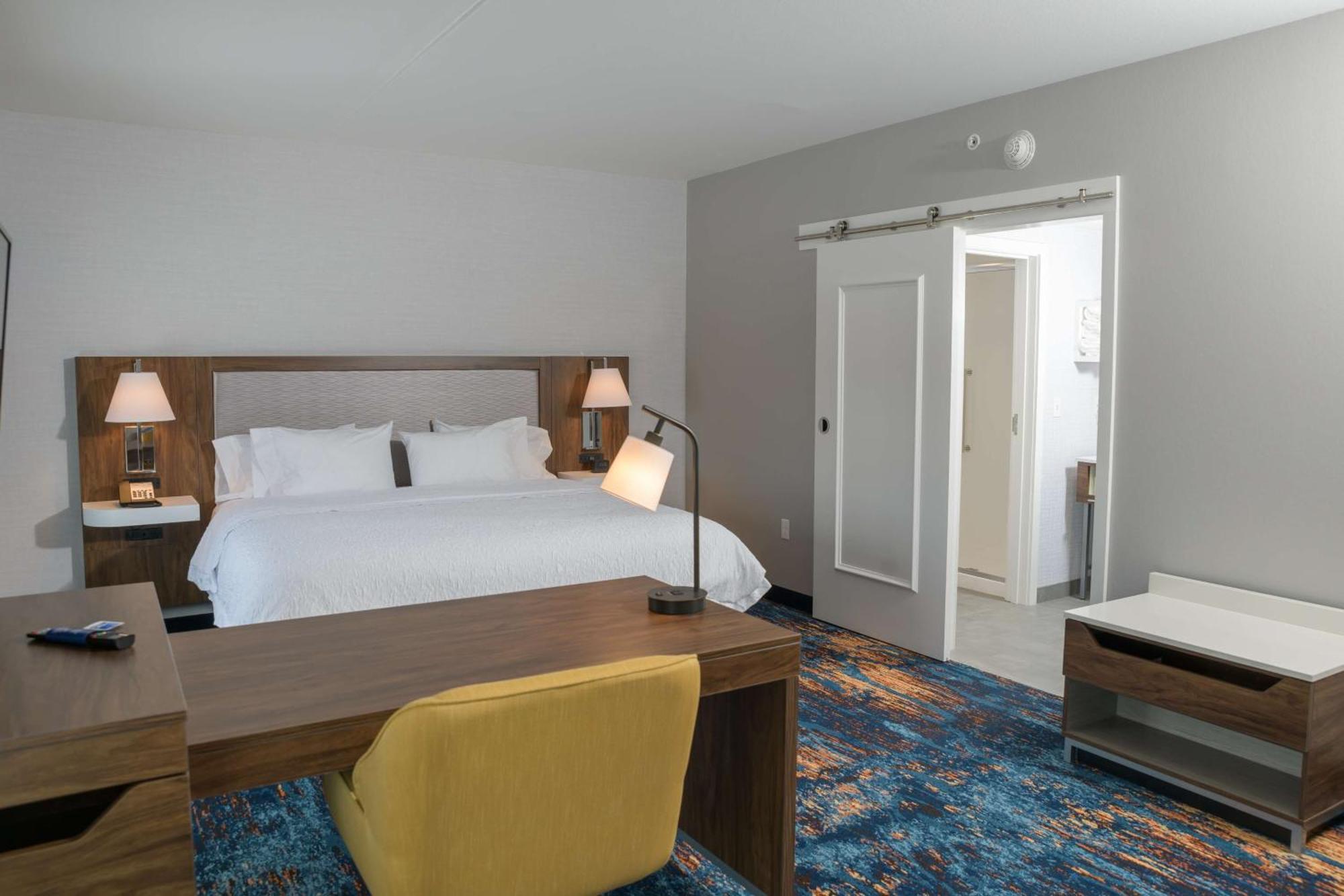 Hampton Inn & Suites Erie Bayfront Екстер'єр фото