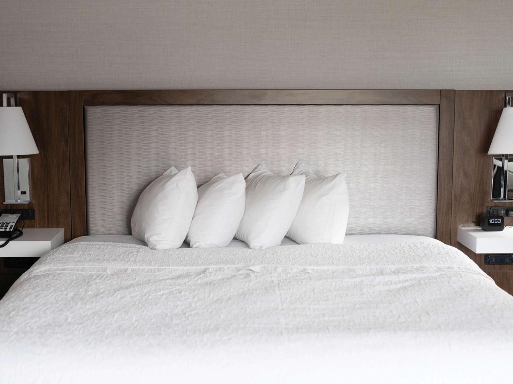 Hampton Inn & Suites Erie Bayfront Екстер'єр фото