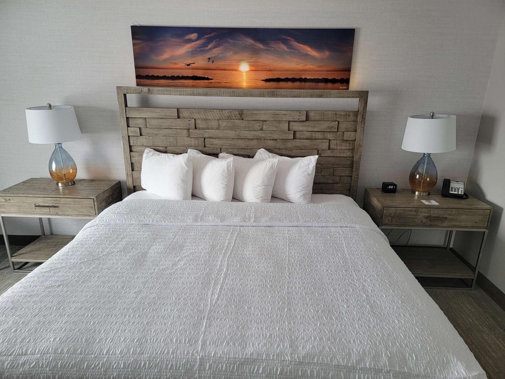 Hampton Inn & Suites Erie Bayfront Екстер'єр фото