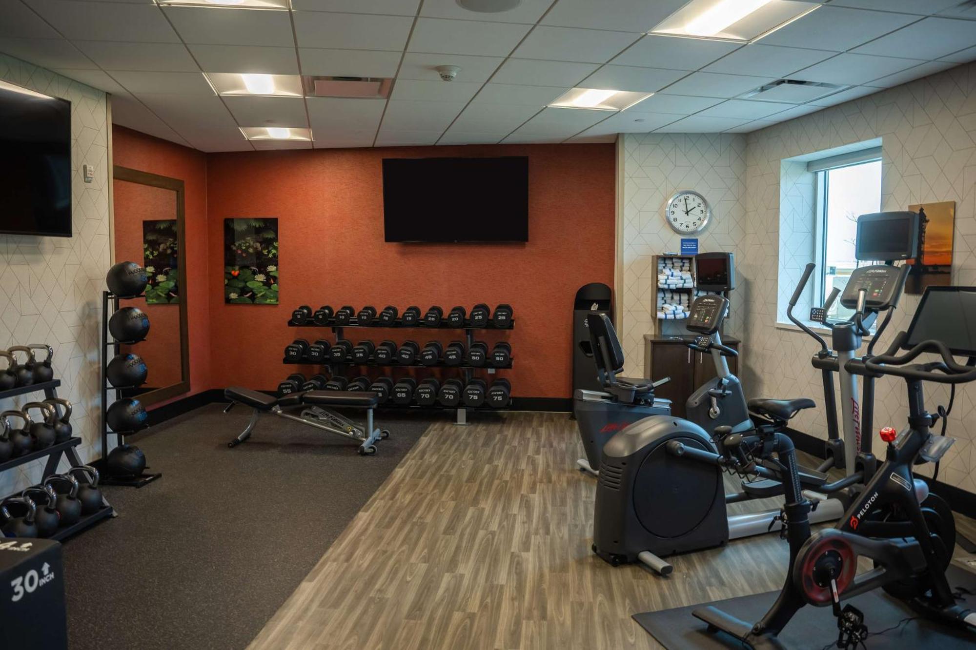 Hampton Inn & Suites Erie Bayfront Екстер'єр фото